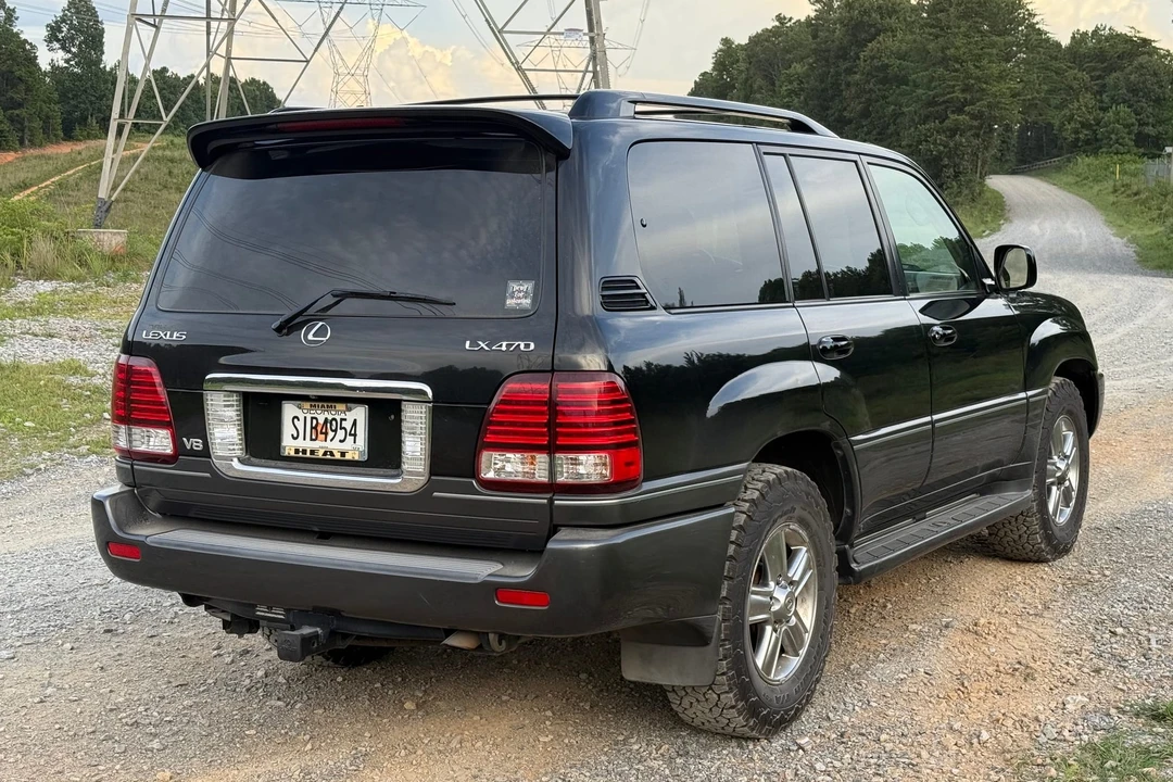 2006 Lexus LX 2nd Gen - Image 12 of 31