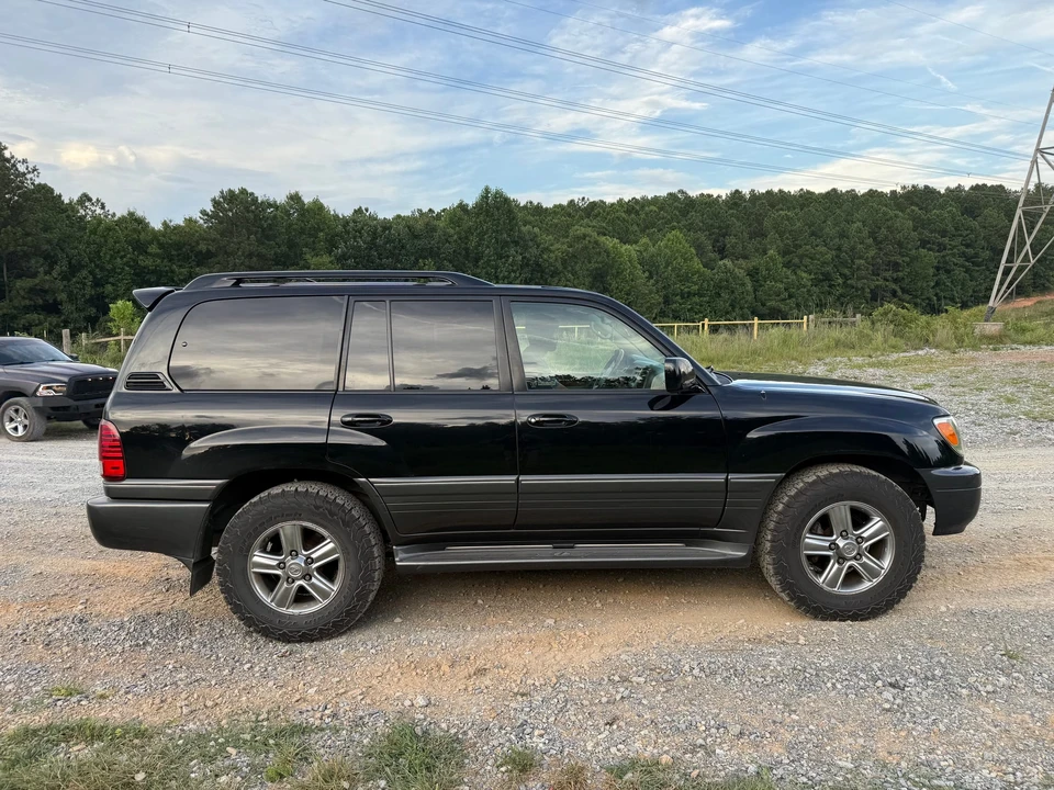 2006 Lexus LX 2nd Gen - Image 15 of 31
