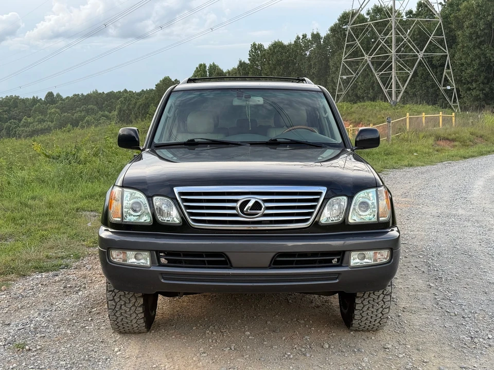 2006 Lexus LX 2nd Gen - Image 21 of 31