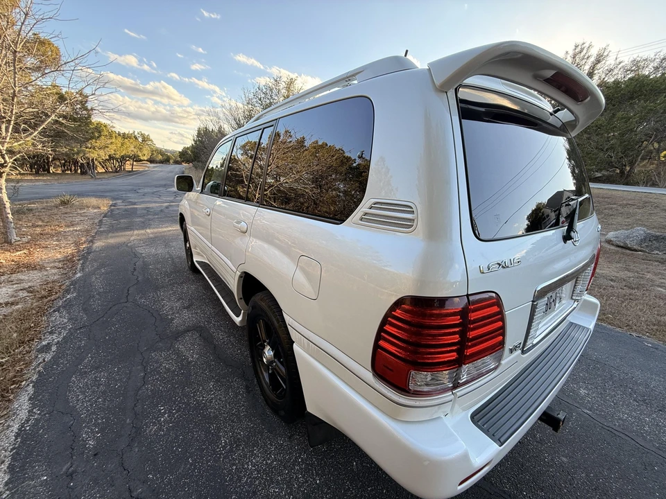 2006 Lexus LX 2nd Gen - Image 6 of 31