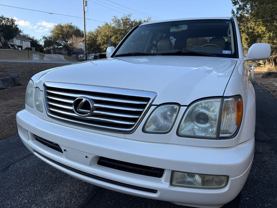 2006 Lexus LX 2nd Gen - Image 2 of 31