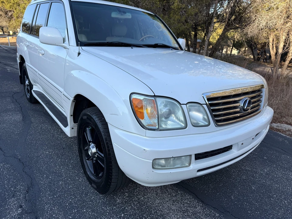 2006 Lexus LX 2nd Gen - Image 11 of 31