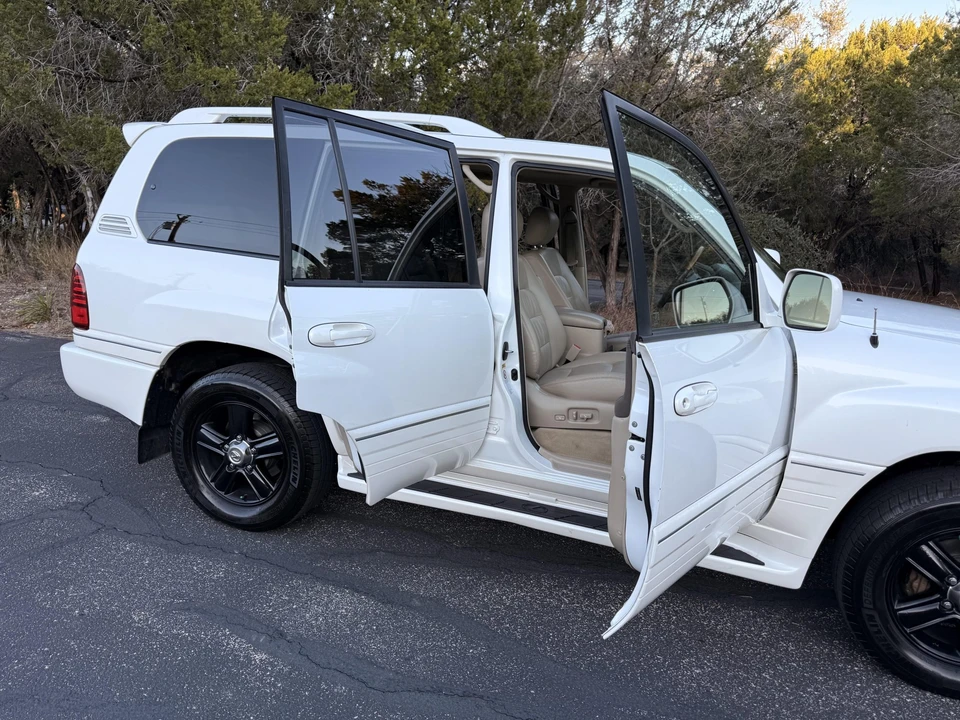 2006 Lexus LX 2nd Gen - Image 20 of 31