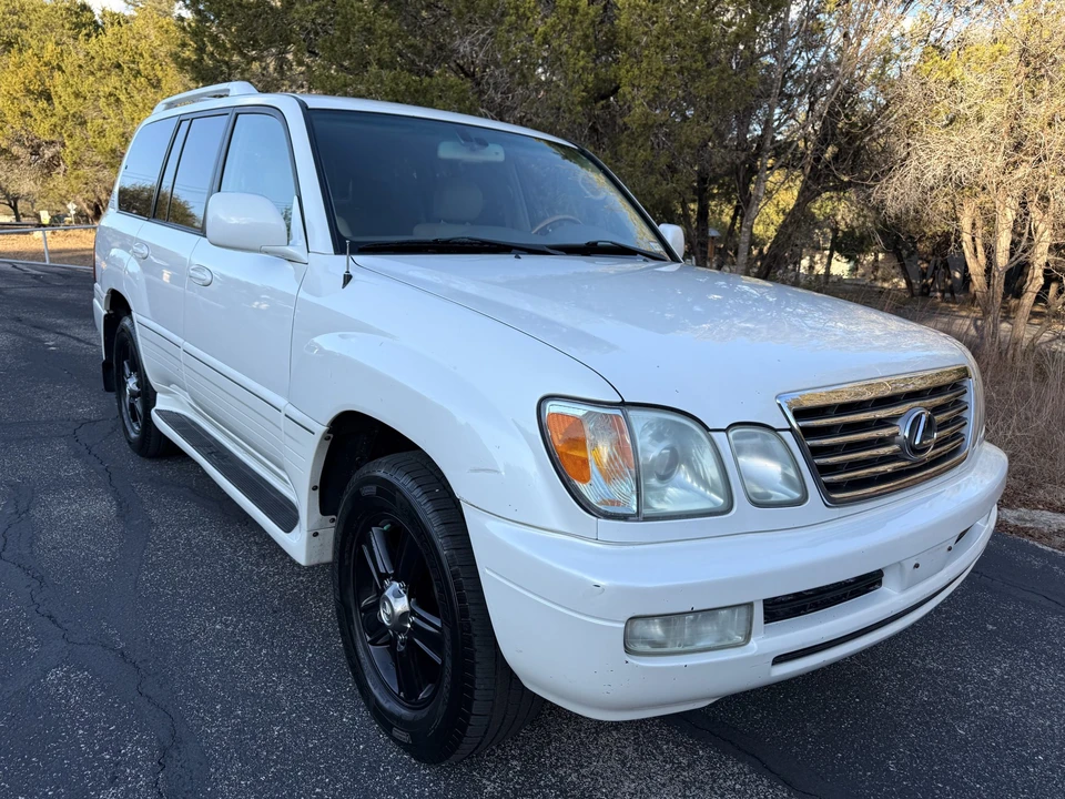 2006 Lexus LX 2nd Gen - Image 10 of 31