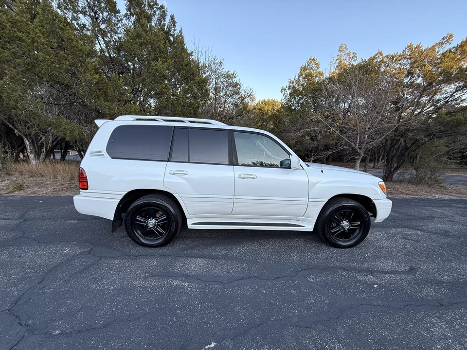 2006 Lexus LX 2nd Gen - Image 9 of 31