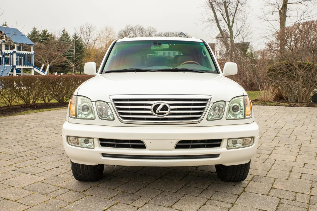 2006 Lexus LX 2nd Gen - Image 23 of 31