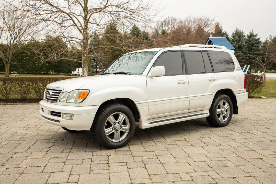 2006 Lexus LX 2nd Gen - Image 3 of 31