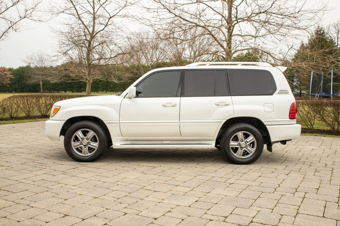 2006 Lexus LX 2nd Gen - Image 4 of 31