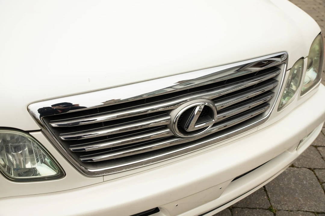 2006 Lexus LX 2nd Gen - Image 28 of 31