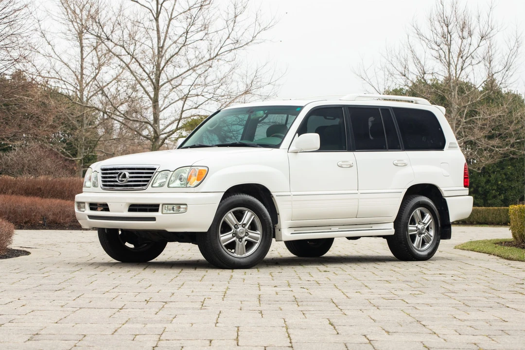 2006 Lexus LX 2nd Gen - Image 2 of 31