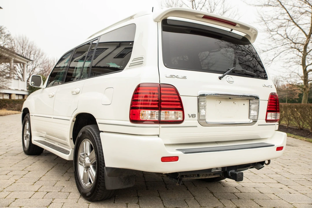 2006 Lexus LX 2nd Gen - Image 8 of 31