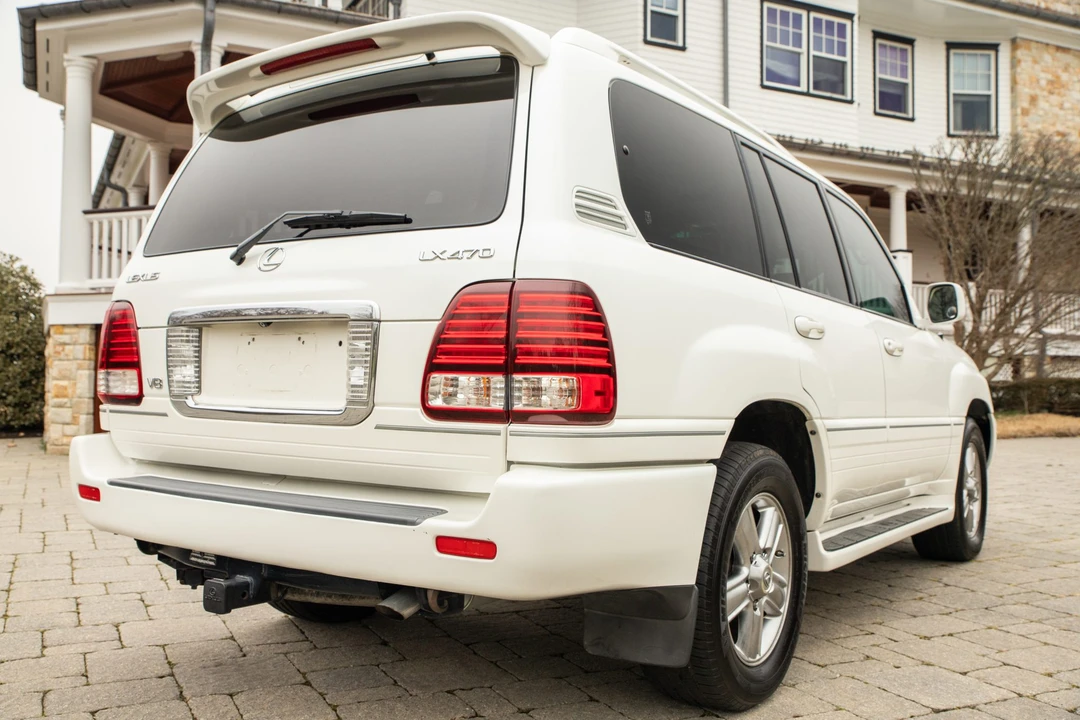 2006 Lexus LX 2nd Gen - Image 12 of 31
