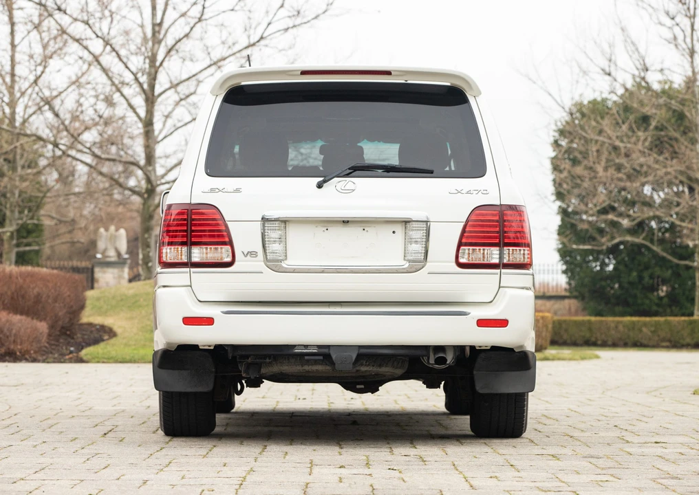 2006 Lexus LX 2nd Gen - Image 9 of 31