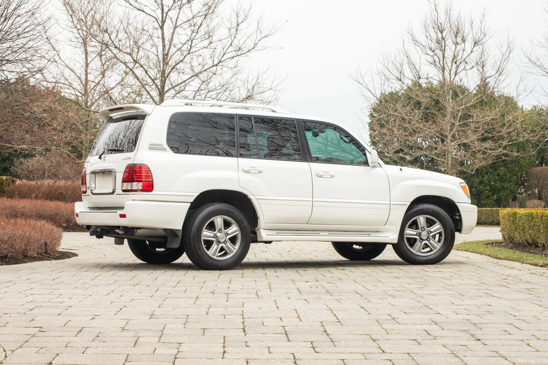 2006 Lexus LX 2nd Gen - Image 15 of 31