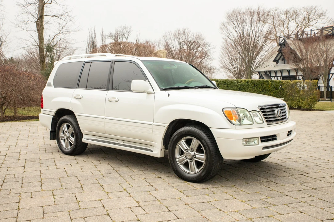 2006 Lexus LX 2nd Gen - Image 19 of 31