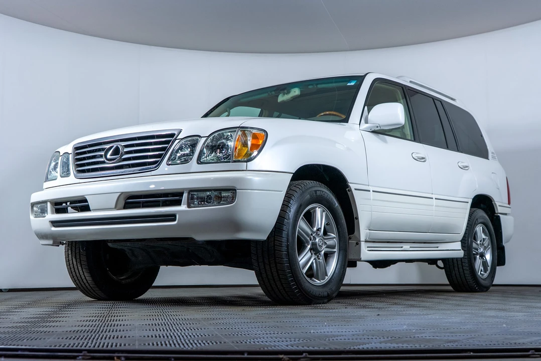 2006 Lexus LX 2nd Gen - Image 24 of 31