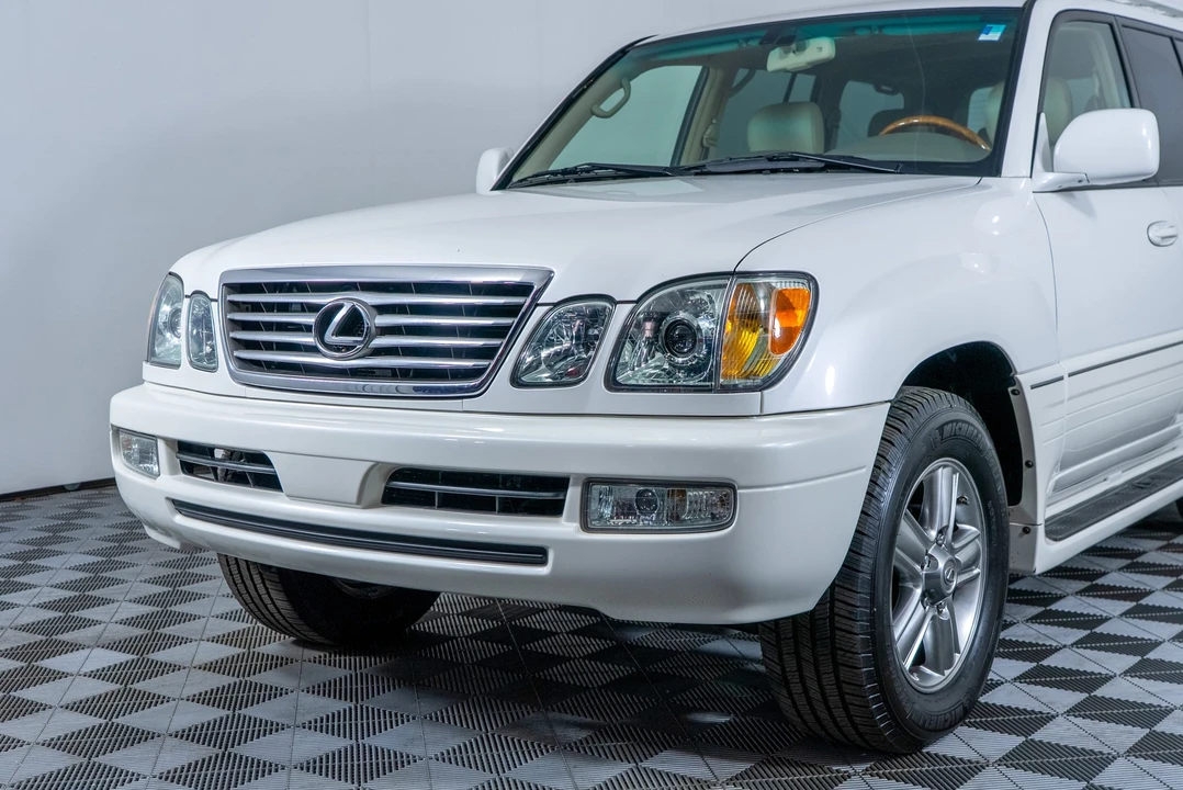 2006 Lexus LX 2nd Gen - Image 31 of 31
