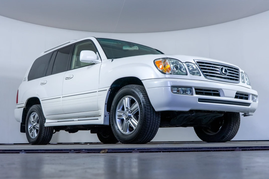 2006 Lexus LX 2nd Gen - Image 22 of 31