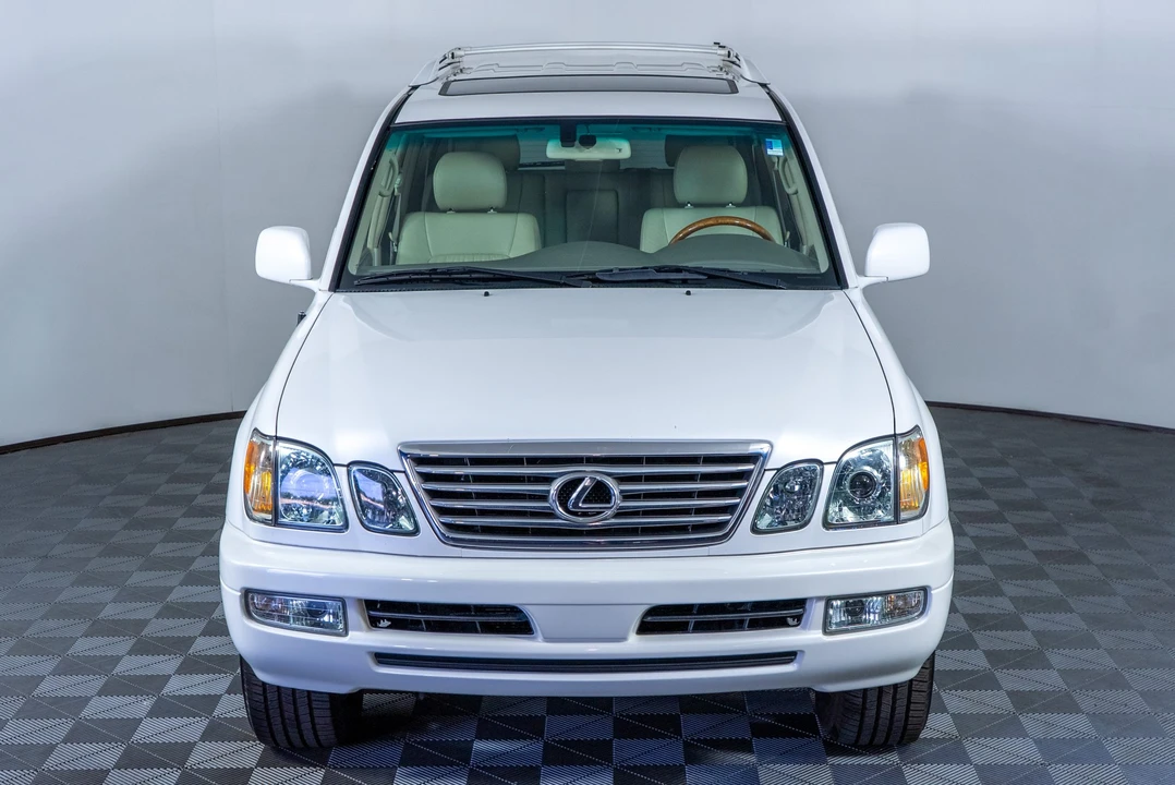 2006 Lexus LX 2nd Gen - Image 25 of 31