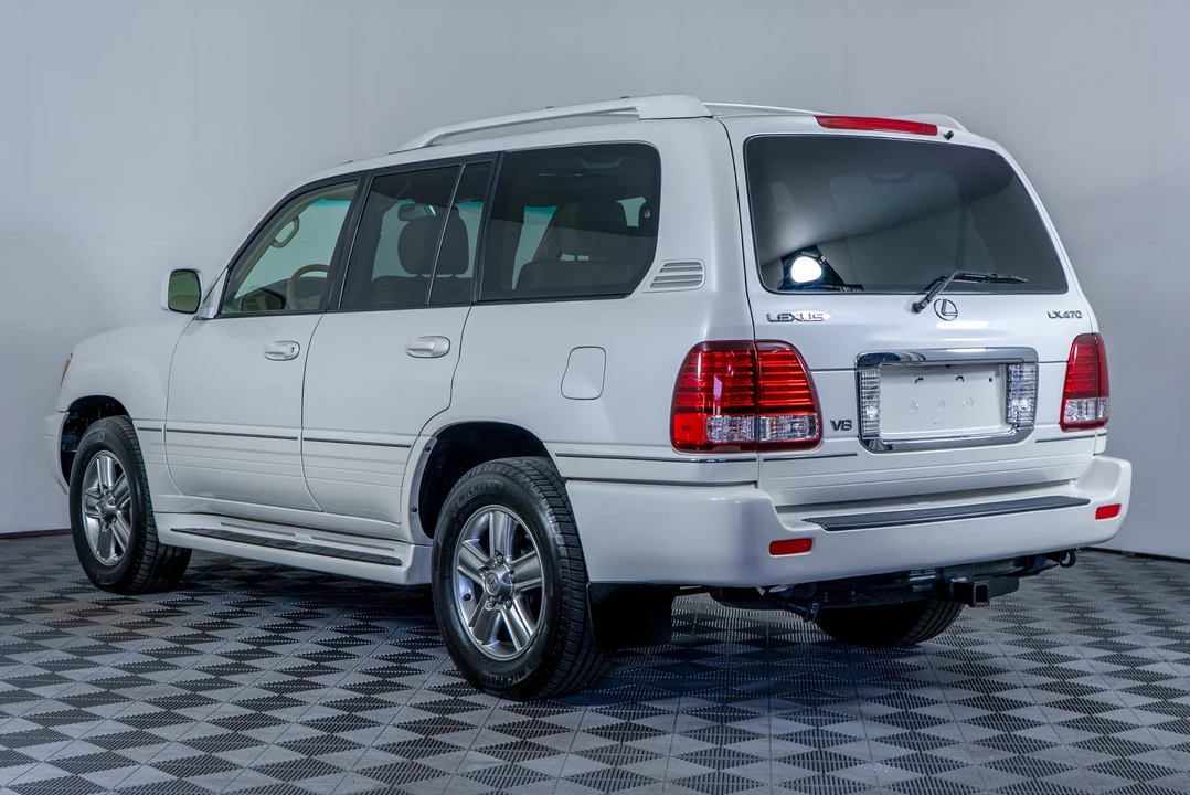 2006 Lexus LX 2nd Gen - Image 10 of 31