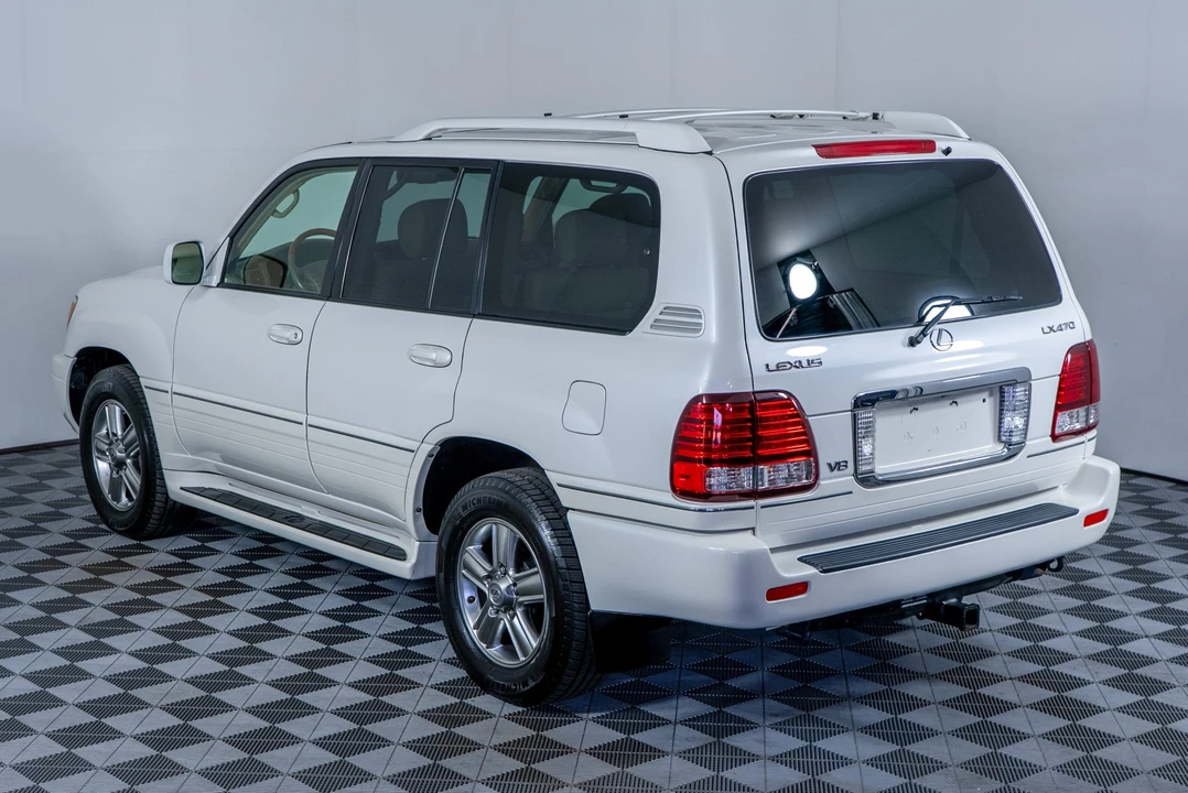 2006 Lexus LX 2nd Gen - Image 9 of 31
