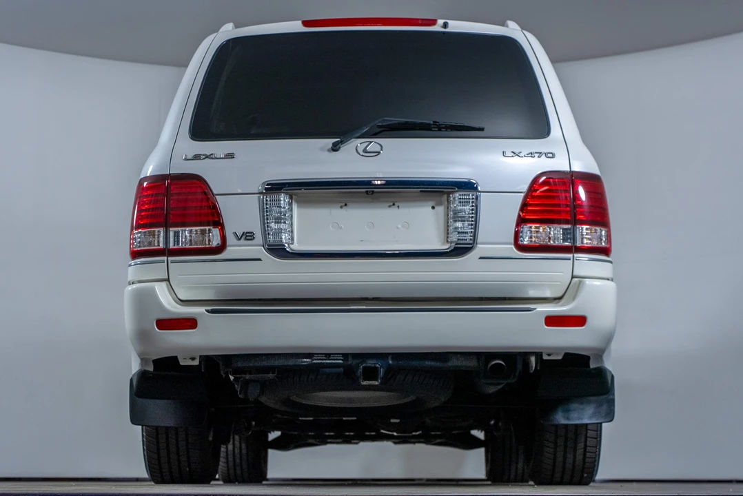 2006 Lexus LX 2nd Gen - Image 13 of 31
