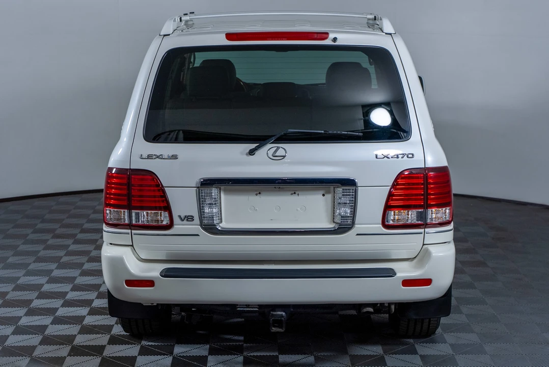 2006 Lexus LX 2nd Gen - Image 12 of 31