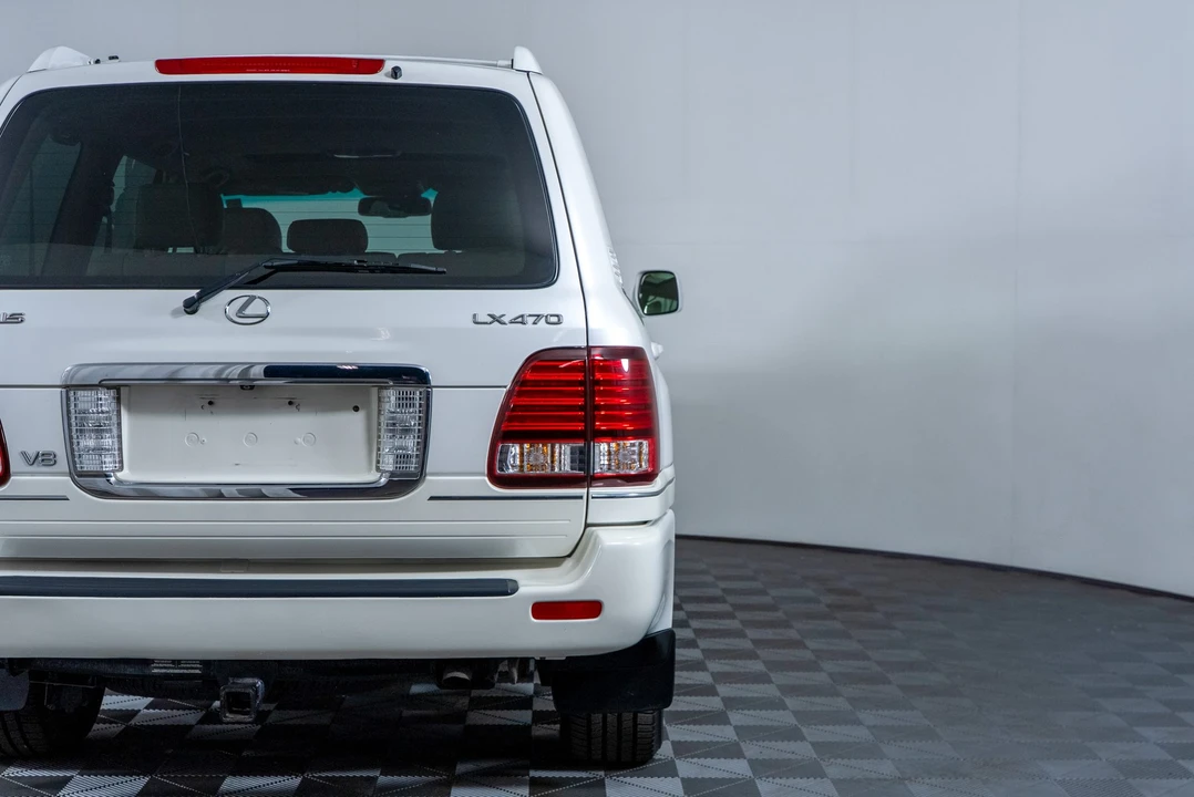 2006 Lexus LX 2nd Gen - Image 30 of 31