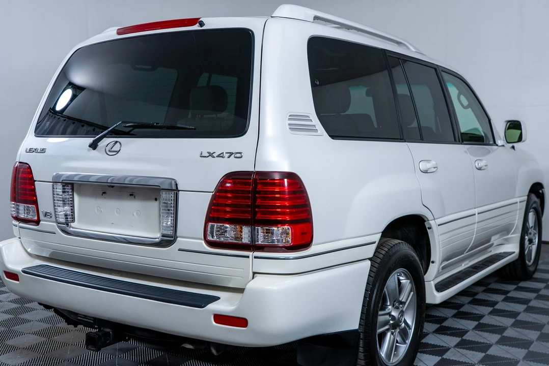 2006 Lexus LX 2nd Gen - Image 26 of 31