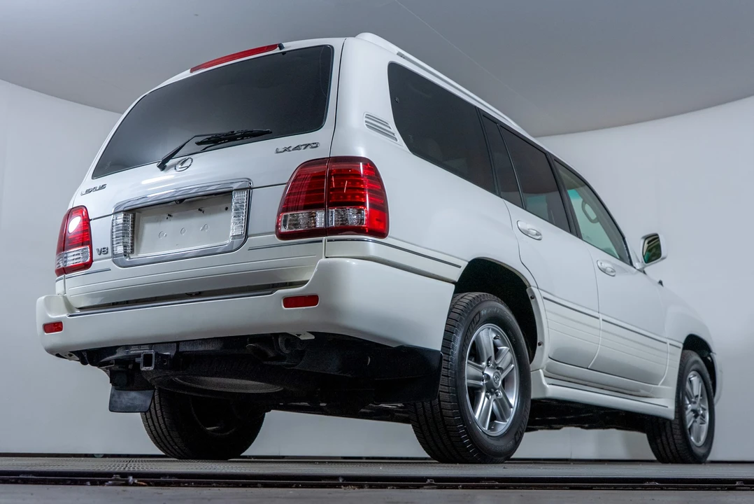 2006 Lexus LX 2nd Gen - Image 17 of 31