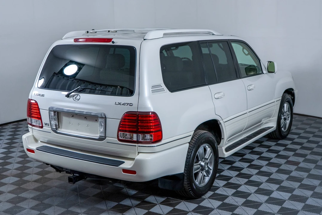 2006 Lexus LX 2nd Gen - Image 15 of 31