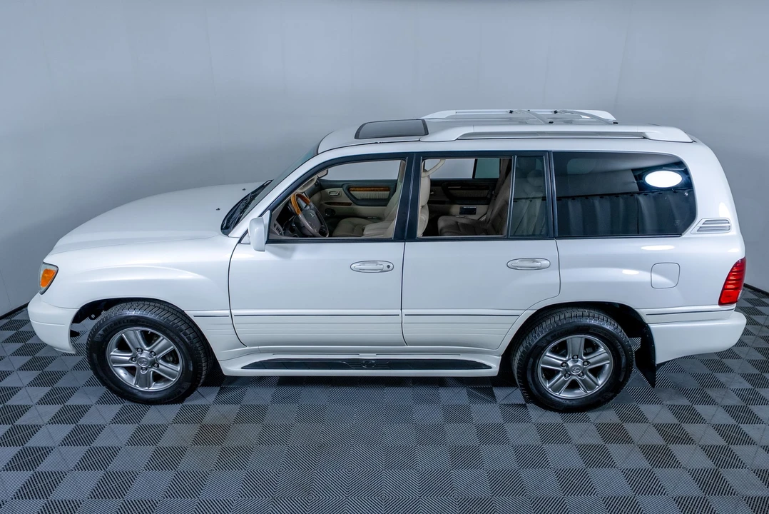 2006 Lexus LX 2nd Gen - Image 8 of 31