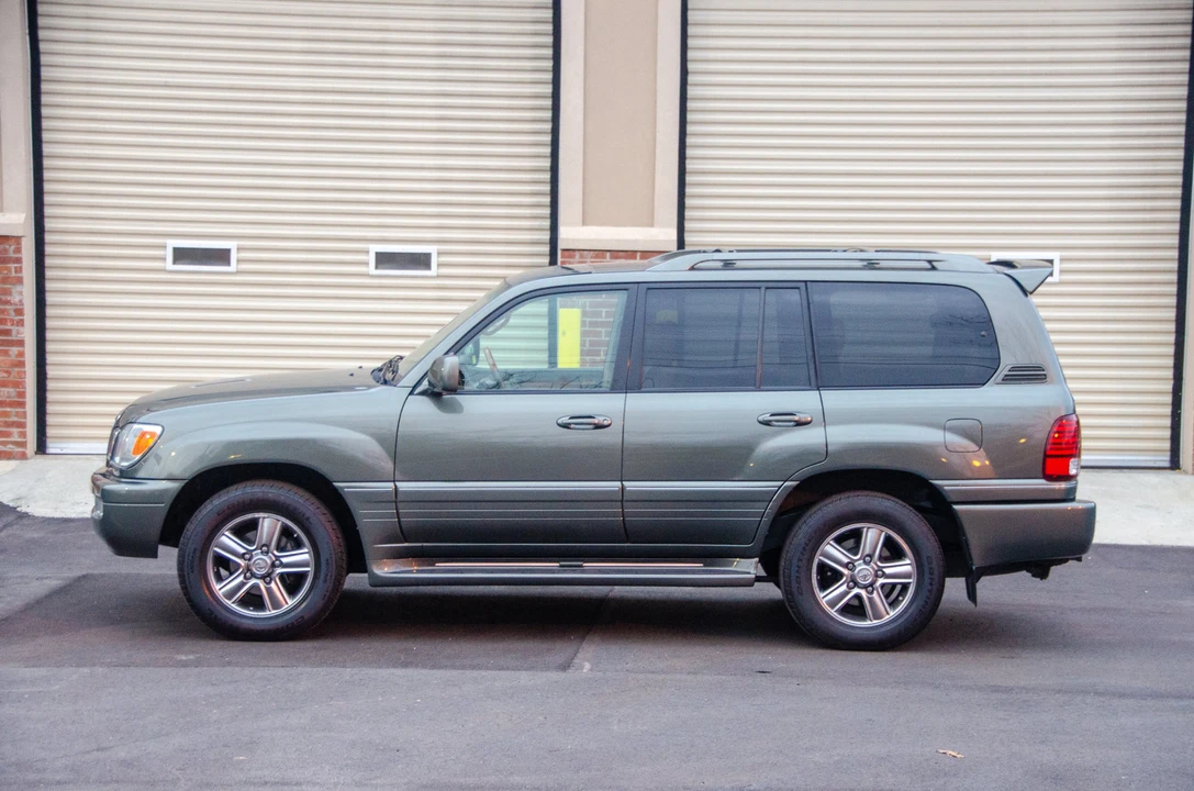 2006 Lexus LX 2nd Gen - Image 7 of 31