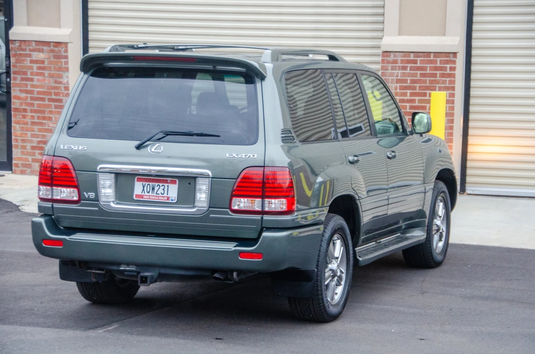 2006 Lexus LX 2nd Gen - Image 13 of 31