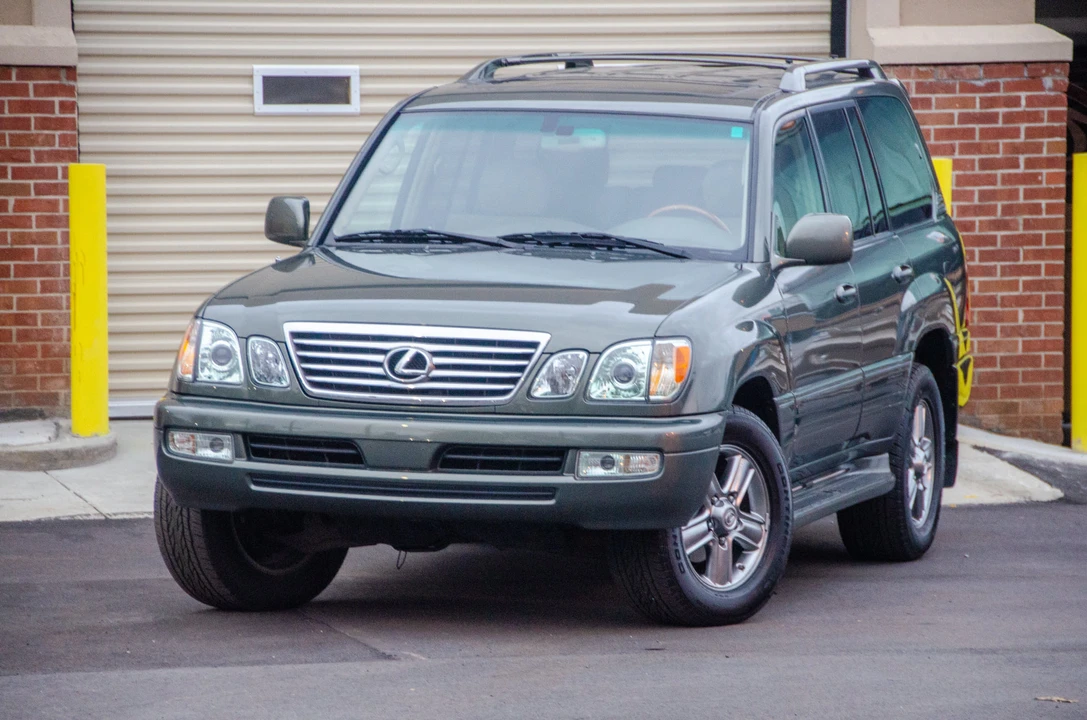 2006 Lexus LX 2nd Gen - Image 5 of 31