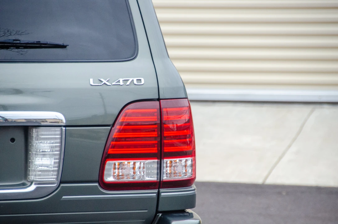 2006 Lexus LX 2nd Gen - Image 16 of 31
