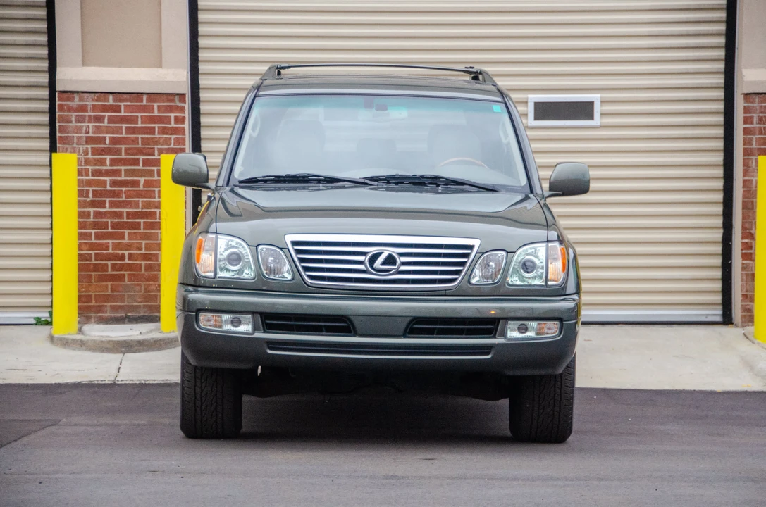 2006 Lexus LX 2nd Gen - Image 4 of 31