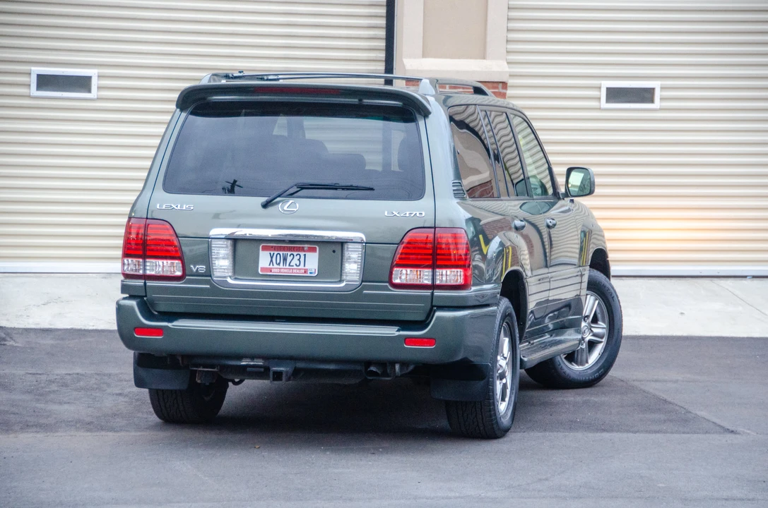 2006 Lexus LX 2nd Gen - Image 12 of 31