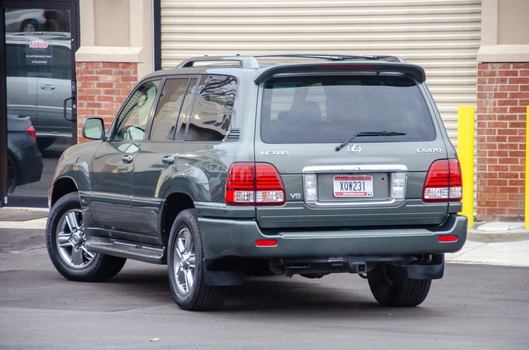2006 Lexus LX 2nd Gen - Image 9 of 31