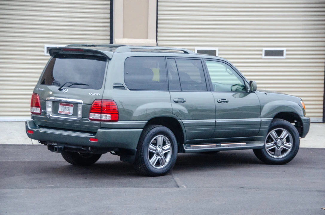 2006 Lexus LX 2nd Gen - Image 14 of 31
