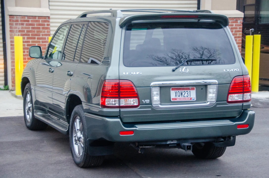 2006 Lexus LX 2nd Gen - Image 10 of 31