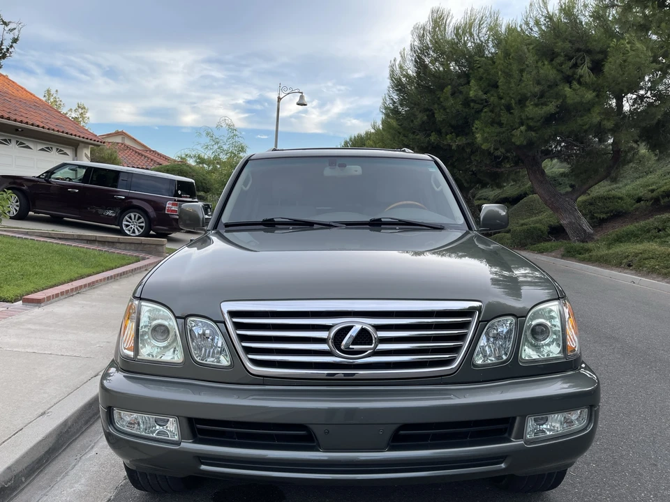 2006 Lexus LX 2nd Gen - Image 23 of 31