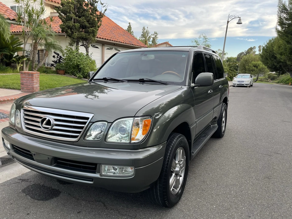 2006 Lexus LX 2nd Gen - Image 13 of 31