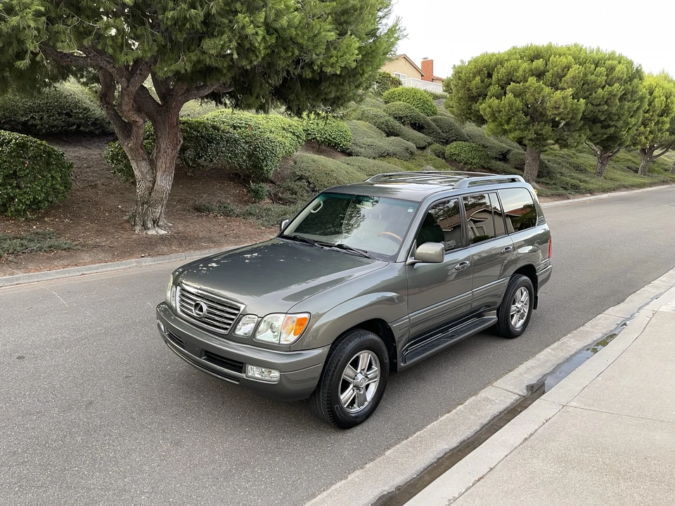 2006 Lexus LX 2nd Gen - Image 7 of 31