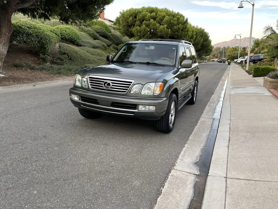 2006 Lexus LX 2nd Gen - Image 15 of 31