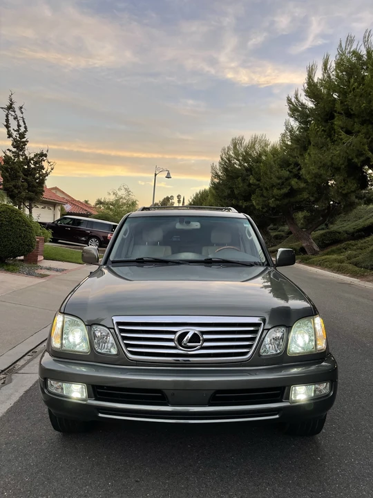 2006 Lexus LX 2nd Gen - Image 19 of 31