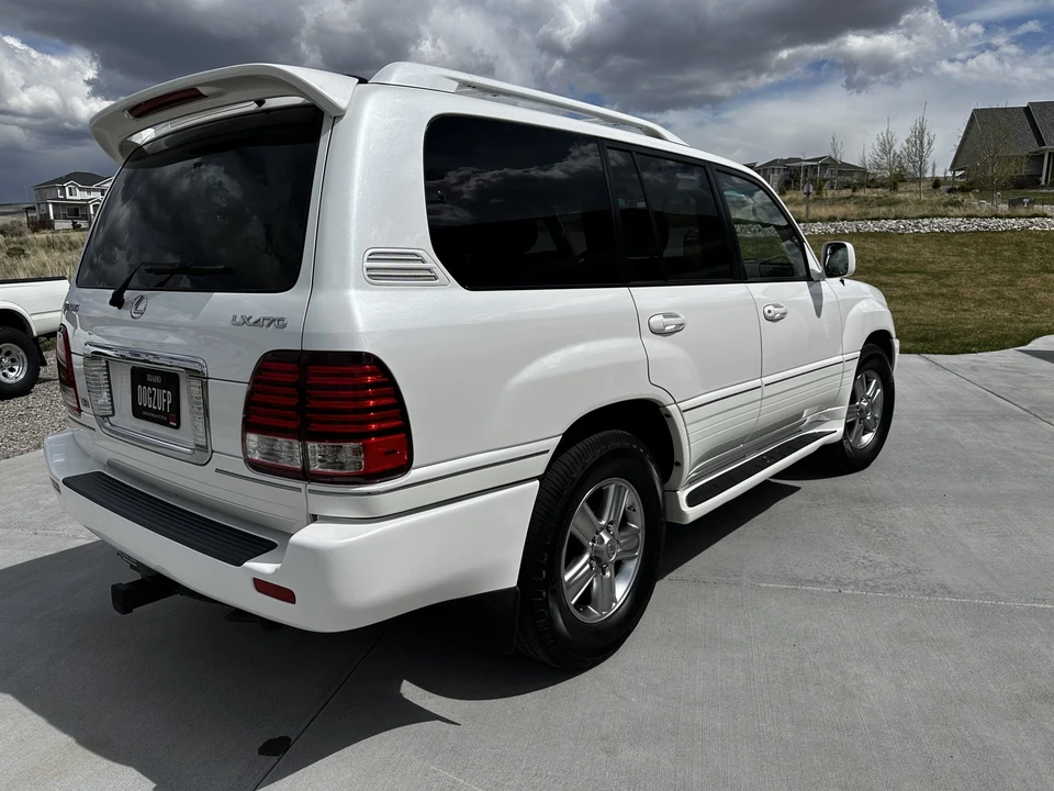 2006 Lexus LX 2nd Gen - Image 10 of 31