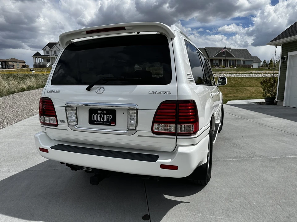 2006 Lexus LX 2nd Gen - Image 9 of 31