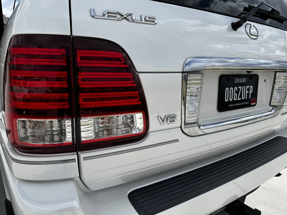 2006 Lexus LX 2nd Gen - Image 21 of 31