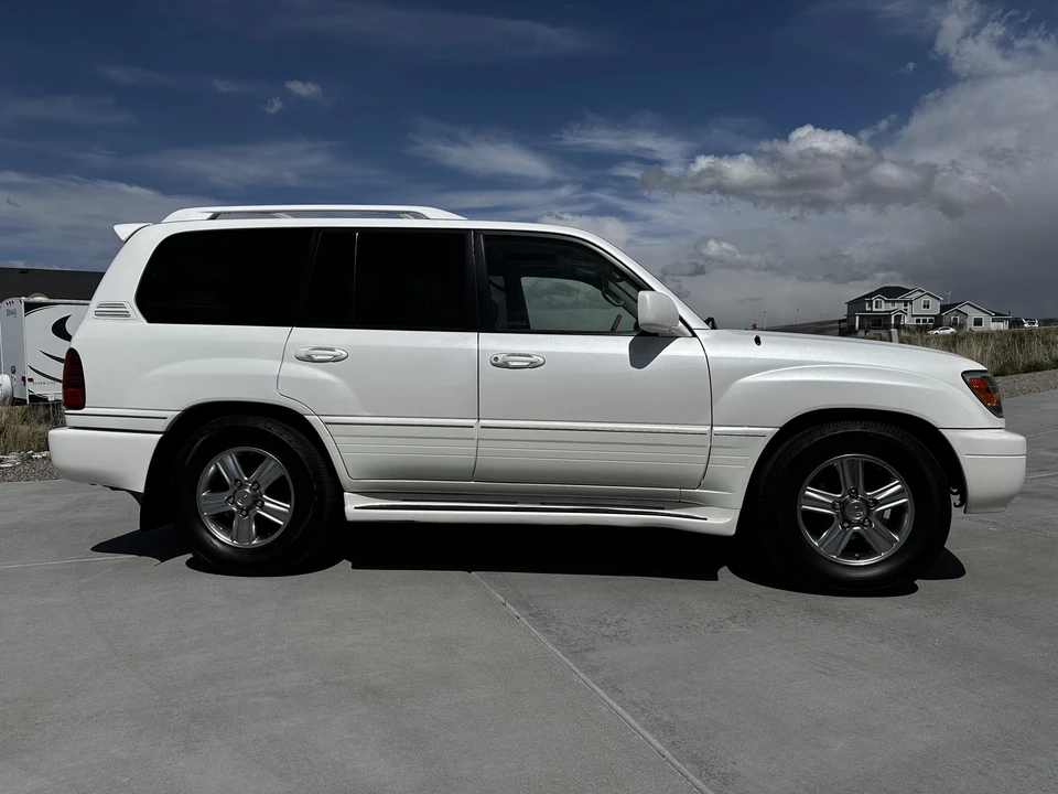 2006 Lexus LX 2nd Gen - Image 13 of 31